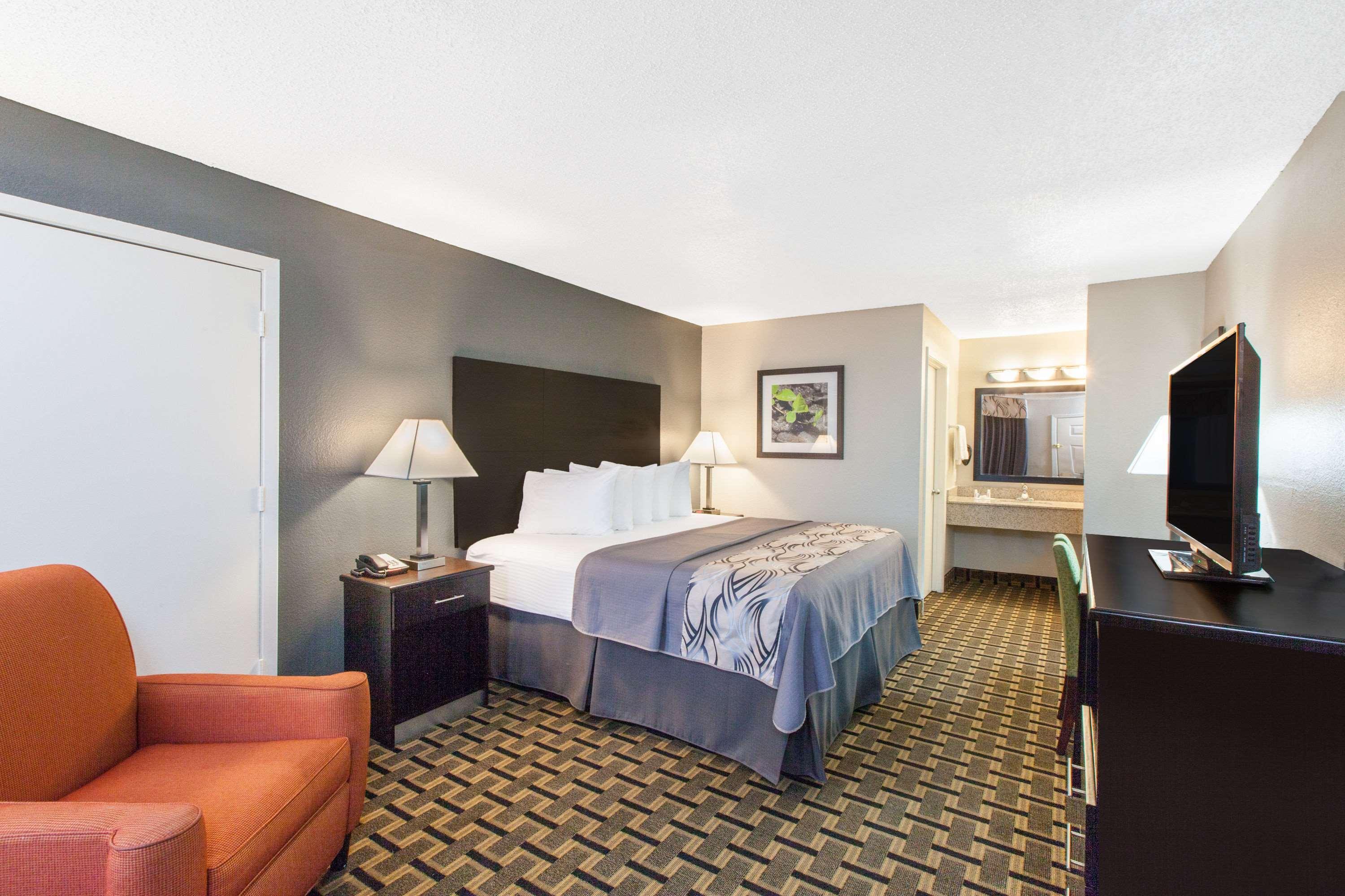 Days Inn By Wyndham Ennis Dış mekan fotoğraf