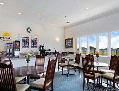 Days Inn By Wyndham Ennis Restoran fotoğraf